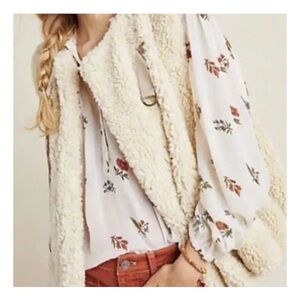 Akemi + Kin / ANTHROPOLOGIE Alonna Teddy Bear Vest
